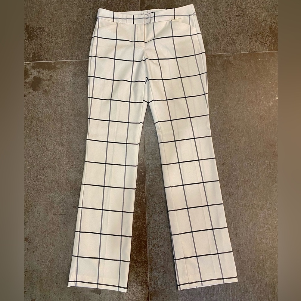 NWT Express “Editor” pant, size 4 regular, 32 inch inseam. Front flat pockets.